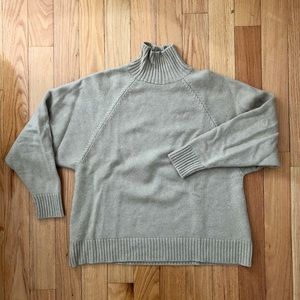 Oversized cashmere turtleneck